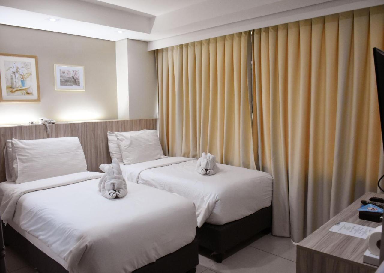 Hotel ZEN Premium Banilad Cebu Stadt Exterior foto